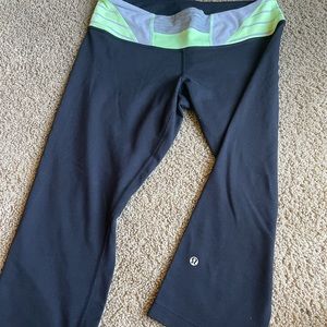 Lululemon soft Capri yoga pants size 12 reversible